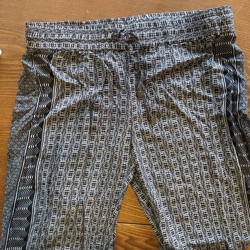 Ava Christian black & white pants